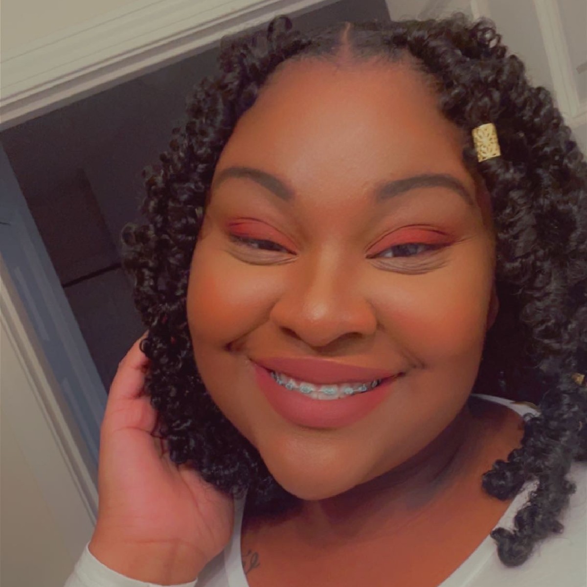 USCUpstate's tweet photo. Meet Montyia Cheeseboro, a computer info. systems major from St. Matthews, S.C.! After graduation she will begin work as a cybersec. analyst for Milliken. Montyia says, “My experience here at Upstate has brought me many long-lasting friendships and mentors.” Congrats, Montyia! https://t.co/6NAb6GKvd4
