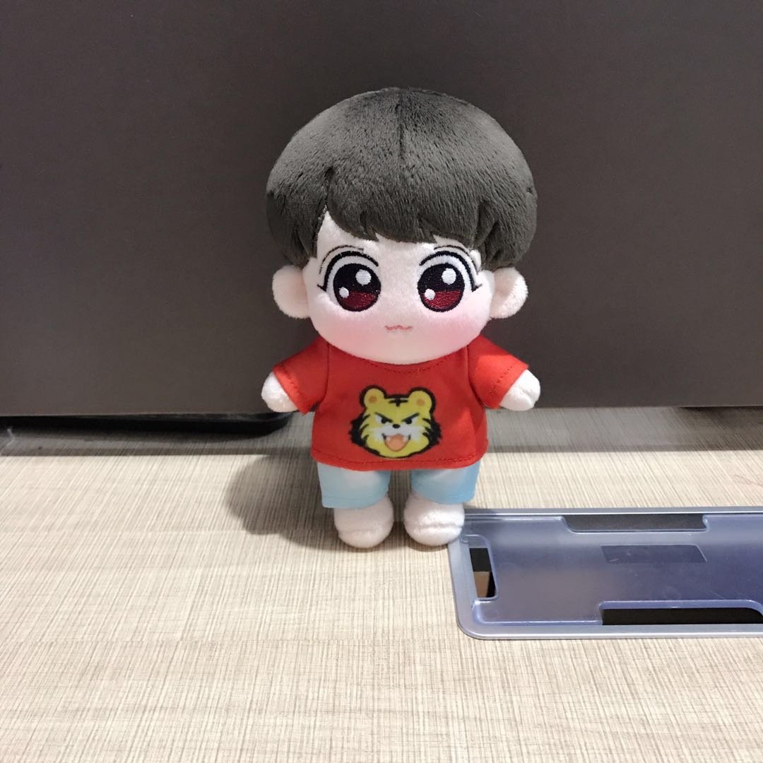 dwarfs_squad's tweet photo. We can sell it if it reach to 100 dolls and start mass production right away😊
Please let me know is it OK if sell Snow White V and Dwarf JK this time💜 https://t.co/Ixdf5pZQXV