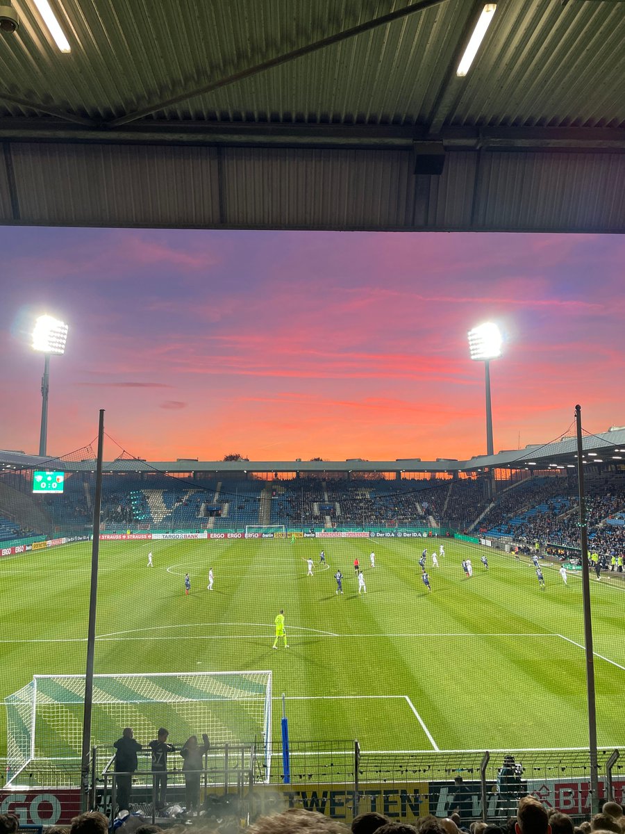 bonamic_de's tweet photo. „Gekommen um zu bleiben“ 💙⚽️ 

Wir gratulieren dem VfL Bochum zum #Klassenerhalt in der @Bundesliga_DE ! 

Unglaublich was der VfL am Samstag geleistet hat, erst Derby Sieg und dann Klassenerhalt! 

Wir sind stolz auf euch Jungs😇

#fußball #bundesliga #klassenerhalt #vflbochum https://t.co/scXK8dPZ6p