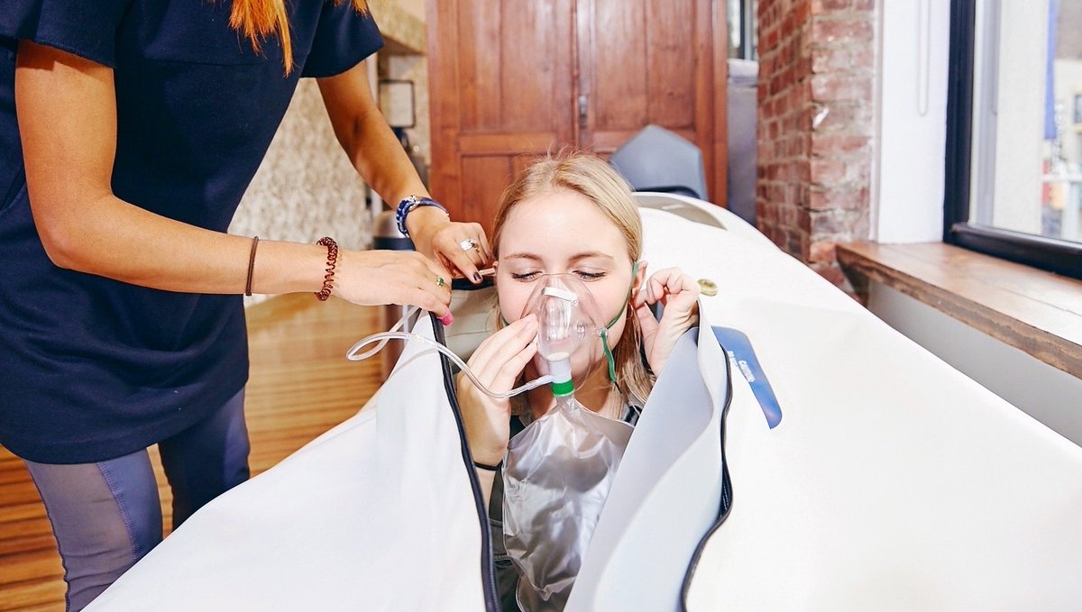 The face you make when your cells are supersaturated with oxygen 🥰⁠ Join us next week (5/10 at 6 pm ET) for our next Hyperbaric Oxygen Therapy masterclass: l8r.it/BeQD