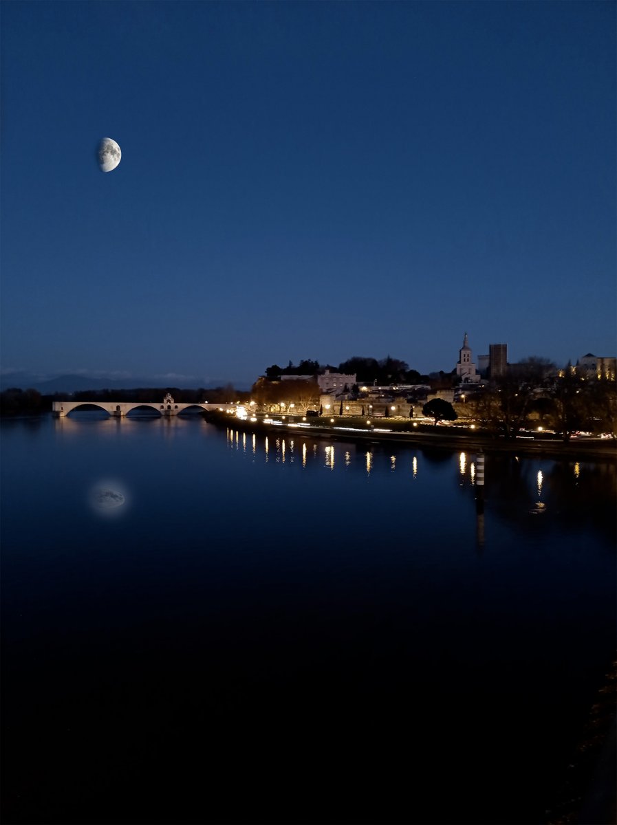 Appel à la communauté : 
Cette photo a-t-elle été retouchée ? Si oui, quoi ? Et comment l’avez-vous identifié ?

Quelles autres infos avez-vous réussi à récupérer ?

C’est pour un e-learning <a href="/c_est_vrai_ca/">C'est vrai ça ?</a> (en cours de conception et qui sera gratuit) !

Merci !

cc <a href="/manhack/">jean marc manach</a>