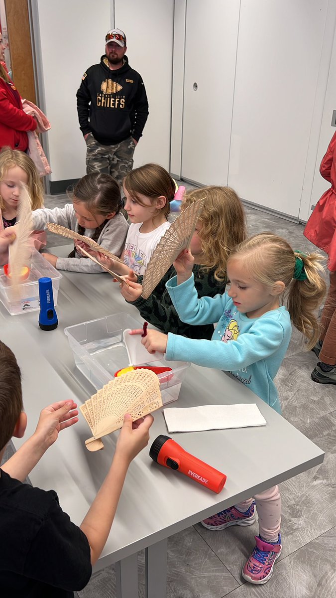 smb29910's tweet photo. Enjoying my kindergartner’s first field trip with @EllisElementary at @WonderscopeKC and I love seeing @portkc as a sponsor for awesome learning experiences! @msdunivanellis @MarkCoulterKC https://t.co/wMeYfRIvT6