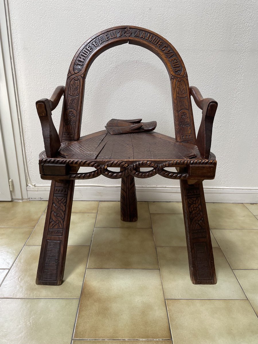 helene87688848's tweet photo. Allez twitter, tu m’aides à vendre cet incroyable fauteuil russe du 19eme de Vasili Shutov ?
3000 euros estimation Drouot
Je vide la maison de mon père, rien à voir avec la situation actuelle. RT apprécié !
#shutov #antiquaires #drouot #bordeaux https://t.co/SkgdpKlRkn