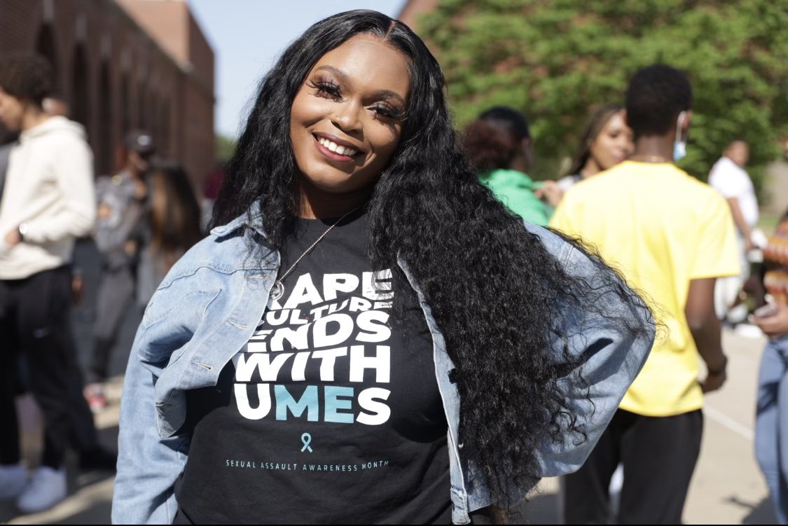 umesbrave's tweet photo. #BRAVESighting @laurennichole__ sporting our most recent tee at Spring Fest. #UMES 

📸: @visualvibesz https://t.co/5ZScfkweSc