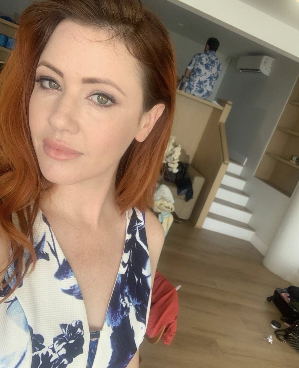 My long lost lover Elle Alexandra is BACK!! Go follow her NEW IG https