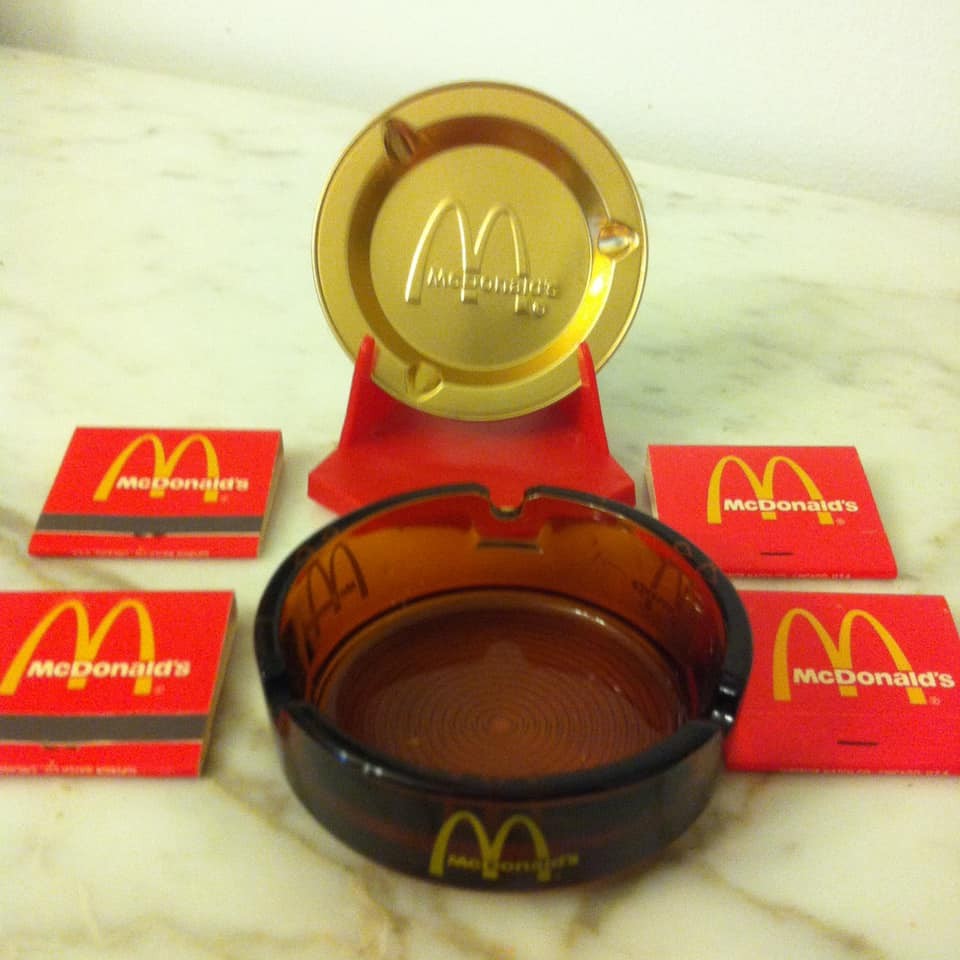 StellaVirgin12's tweet photo. #kids wouldn't believe you could #smoke in #McDonalds 🍟 🍔 years ago 😂 https://t.co/jg9PhMnE6X