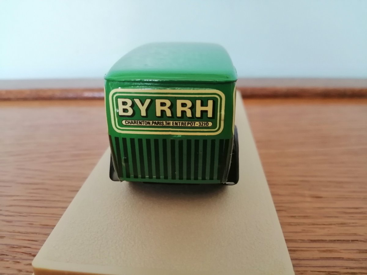 DiecastNorfolk's tweet photo. https://t.co/jy0xAyEc66

Mint condition including box and display case. https://t.co/W15e3hfMvL