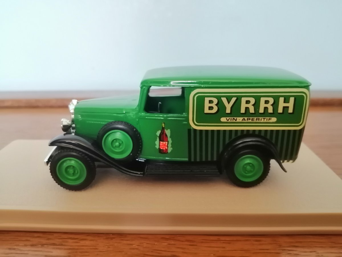 DiecastNorfolk's tweet photo. https://t.co/jy0xAyEc66

Mint condition including box and display case. https://t.co/W15e3hfMvL