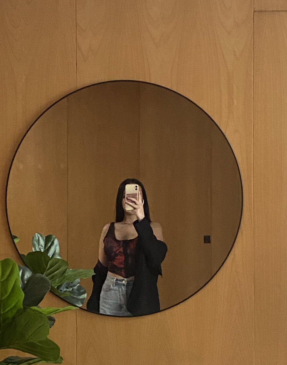 i really like my outfit today :))