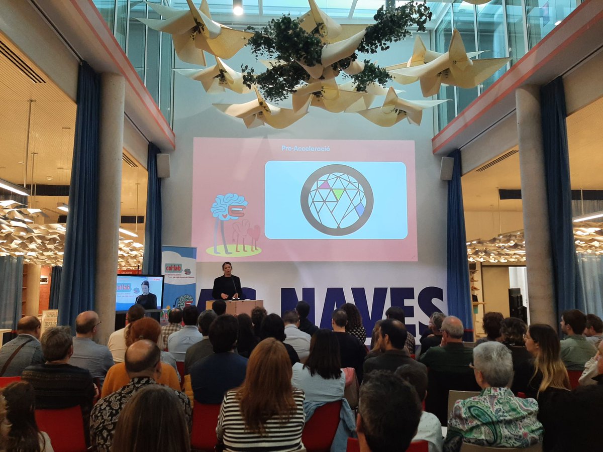 LasNavesCOLLAB's tweet photo. DIRECTO | Lívia Nunes presenta @BancoColabora, red de profesionales de las #IndustriasCreativas que opera con moneda social colaborativa. #DemoDay #Collab #PreAceleración #MissionsValència
@LasNavesINN @AjuntamentVLC https://t.co/SmcP85di5M