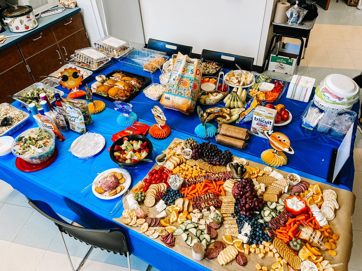 WOW!! THANK YOU, PTO 😍#TeacherAppreciationWeek <a href="/TRLSDjackets/">Three Rivers</a> <a href="/MrBiedenbach/">Principal Biedenbach</a> <a href="/mrskatieconley/">Katie</a>