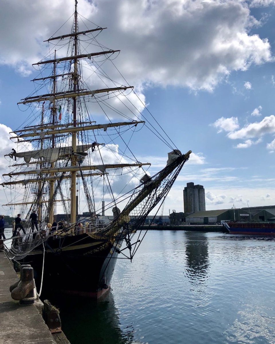 CafeMariusEM's tweet photo. Beautiful #georgstage in @PortofCork #cork #Ireland #sea #purecork #wind https://t.co/TEyTt4tJMV