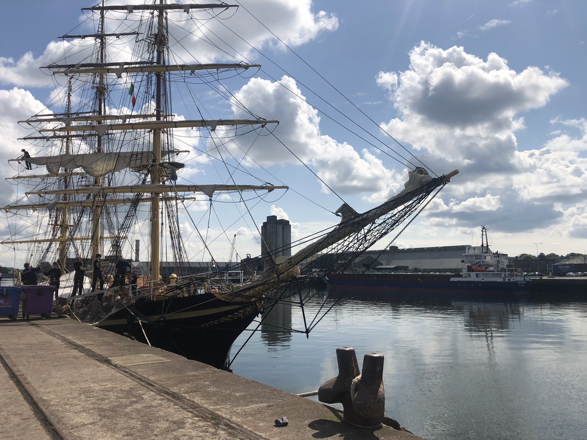 CafeMariusEM's tweet photo. Beautiful #georgstage in @PortofCork #cork #Ireland #sea #purecork #wind https://t.co/TEyTt4tJMV