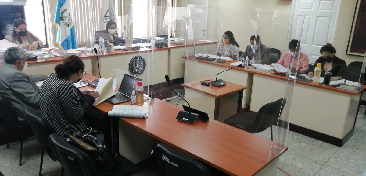 La Abogada de @Caldh Jovita Tzul interpuso los recursos de reposición y de actividad procesal defectuosa mismos que la Jueza Silvia de León declaró sin lugar. Caso #GenocidioIxil