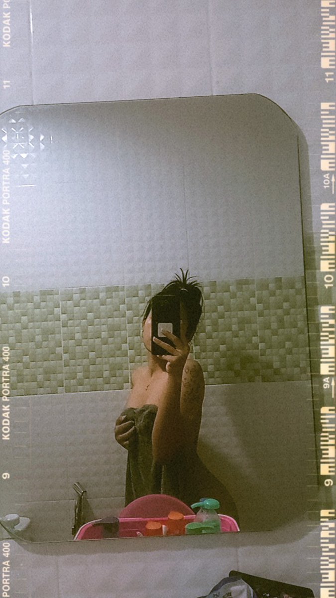 ratchanok2002's tweet photo. ครองฟีดใคร ก็ขอครองใจด้วยนะ 🍯🤍 https://t.co/L87s6Tn1je