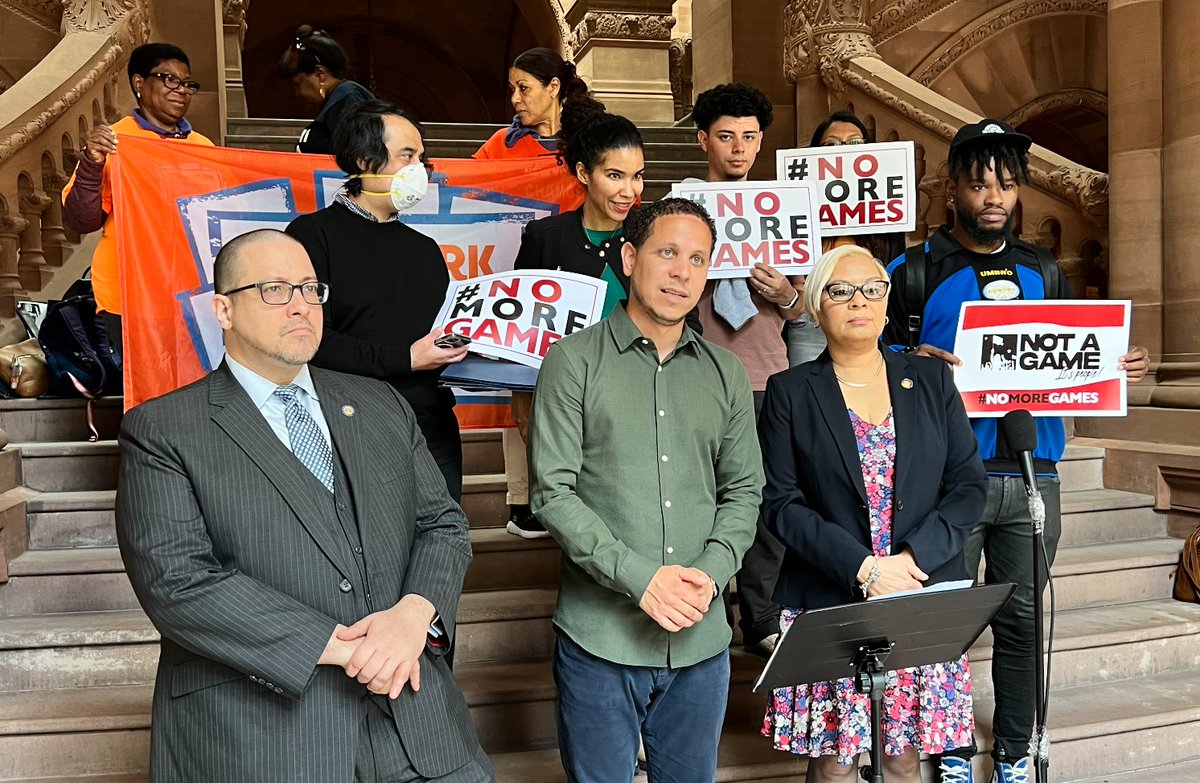 GoHedgeClippers's tweet image. HAPPENING NOW!💥NY community groups are standing on the NY Capitol steps, demanding that state legislators take action and stop hedge funds from continuously looting distressed economies around the world. 
#NotaGame