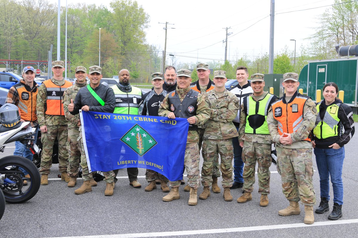20thCBRNE's tweet image. Command Sgt. Maj. Jorge Arzabala and riders from the 20th CBRNE Command took part in a farewell motorcycle ride this morning for Chaplain Lt. Col. Martin S. Cho.
#ArmyChaplain #MotorcycleSafety #WeGoTogether #같이갑시다 #LibertyWeDefend