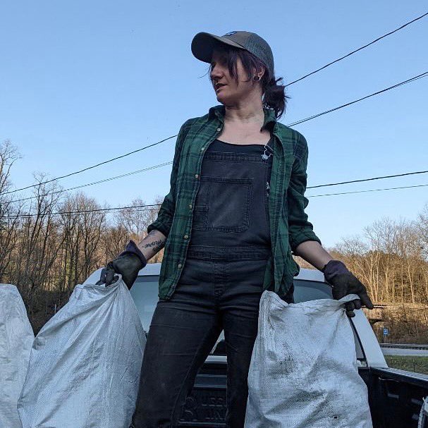 AthleticBrewing's tweet photo. We're looking for organizations that focus on any &amp; all forms of human-powered recreation for our #TwoForTheTrails grant program. 2% of all sales will be donated to protect &amp; restore trails across the nation &amp; other territories. Tag them in the comments ⬇️ https://t.co/AtBGHpRQ2j https://t.co/Gq0MULOBza