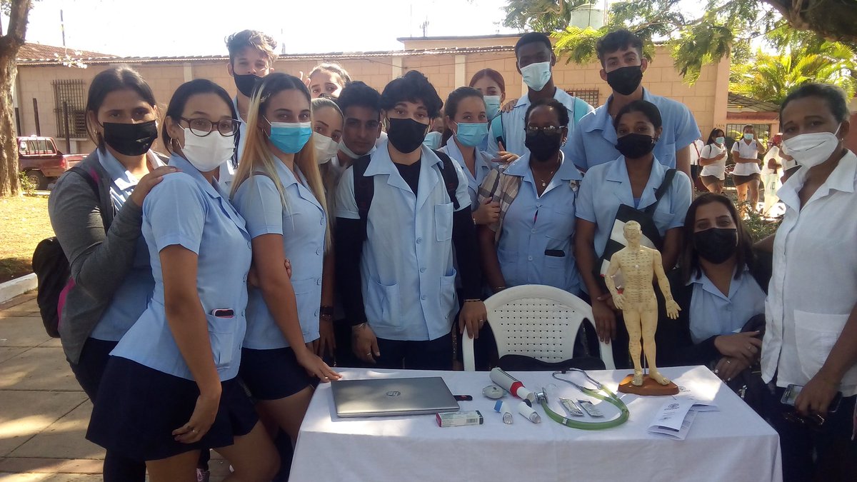 elbator47492122's tweet photo. La FCM de Mayabeque celebra el día del Asma Bronquial con la participación del Min isterio de salud Pública y la OPS #DPSmayabeque #60ujc #FEUM @decanoheste @MariaCr53441363 @GonzalezIraimis @DiazCanelB @DrRobertoMOjeda https://t.co/XwbwA4AWid