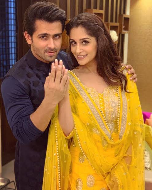 DipiFan's tweet photo. Eid Mubarak aap sabko🤗🤗❤️
.
.
.
.
#dipikakakar #dipstars https://t.co/AviYs9UGGe