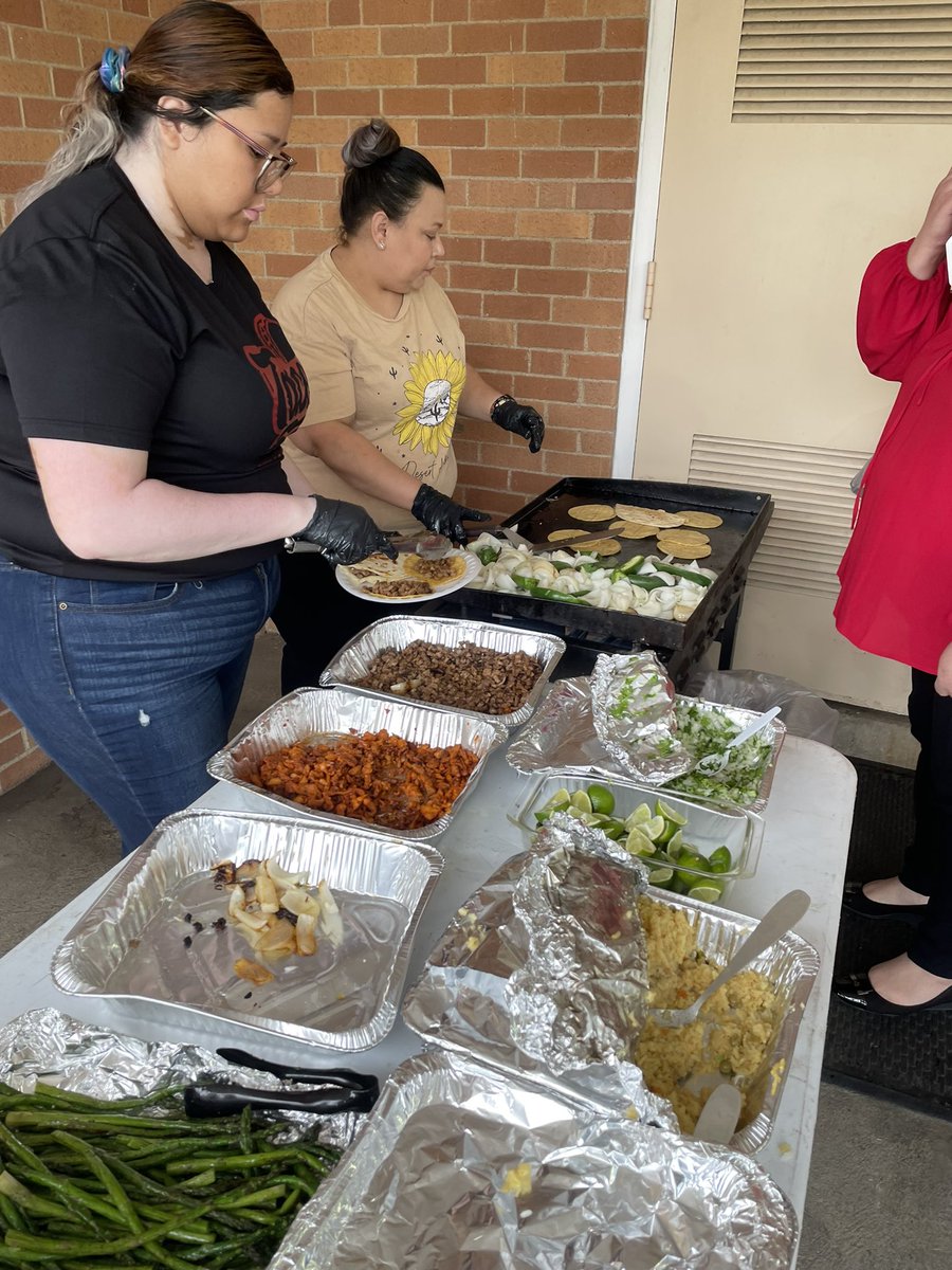 orona75's tweet photo. It’s #TeacherAppreciationWeek and @MTEMustangs teachers and staff are enjoying some #TacoTuesday 🌮. Thank you @MTEMustangsPTA #RISDgreatness https://t.co/WeY14GWB4U