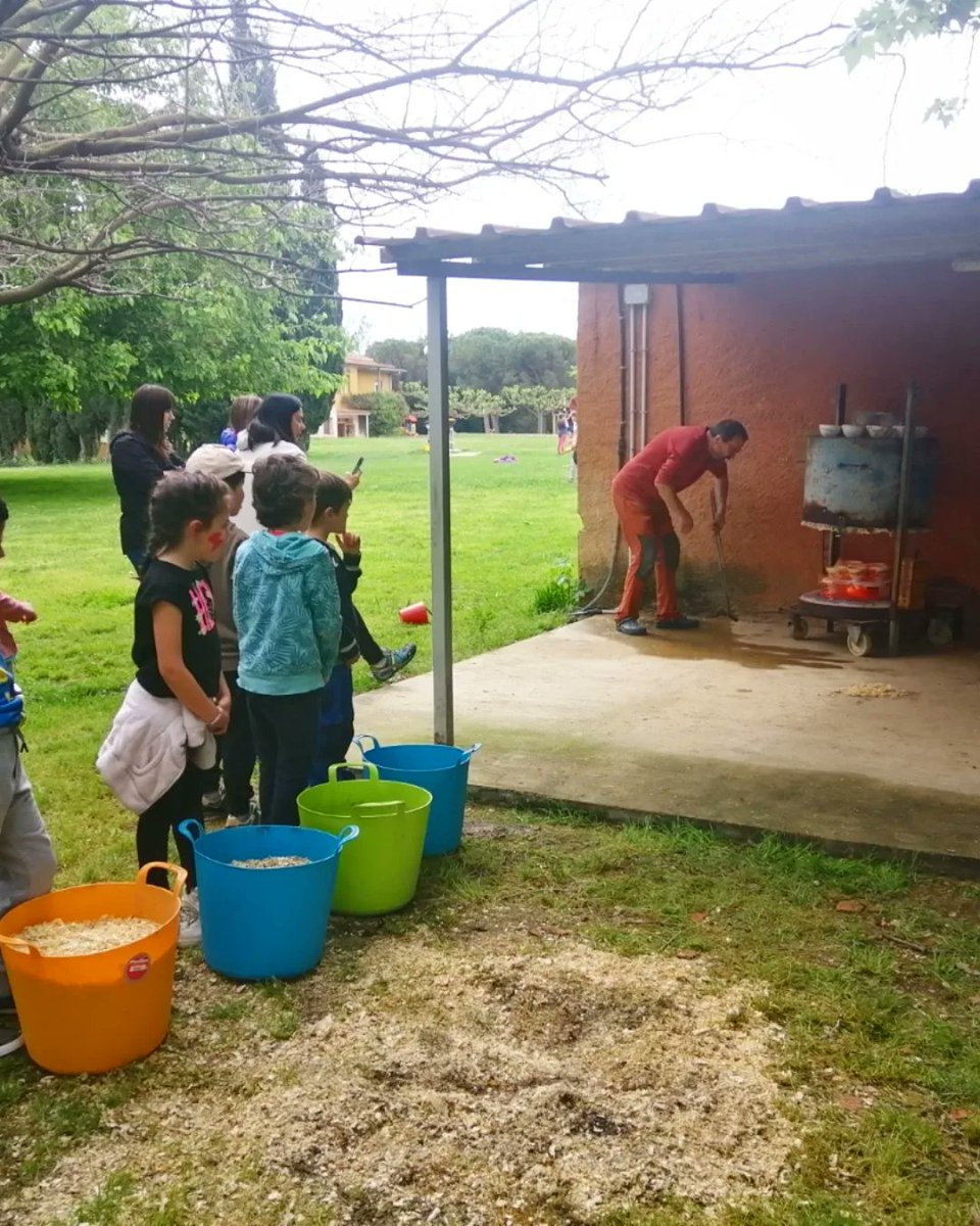 ie_martamata's tweet photo. Els nens i nenes de CI han gaudit, per fi, d'unes colònies.
Aquests dos dies han pogut realitzar un munt d'activitats: granja-escola, ceràmica i diferents jocs cooperatius. Ens ho hem passat molt bé! #PriIEMM https://t.co/iJVAqu5Cw6