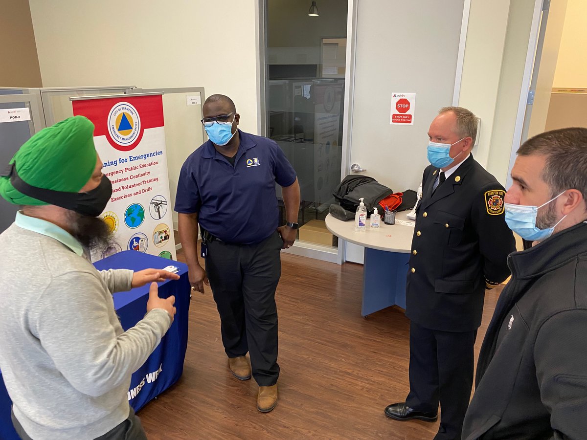 BRAMPTONprepare's tweet photo. Thank you to our community partners @Enbridge and @RedCrossOntario for sponsoring and providing emergency kits to our friends at @achev_ca today for #EPWeek2022. It was a privilege to meet some newcomers in our community and share information nf how to be #ReadyForAnything. https://t.co/nQpi5qXajz
