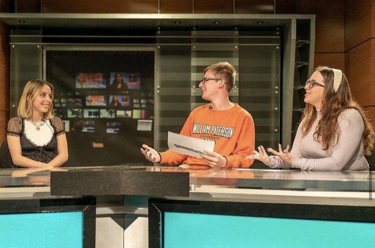 WPCommDept's tweet photo. The return of Braveathon🔥✅ brought to you by @WP_TV6 and @bravenewradio!! 😎🎶🧡🖤#WPcomm #Braveathon2022 https://t.co/3dyKVgWdVS