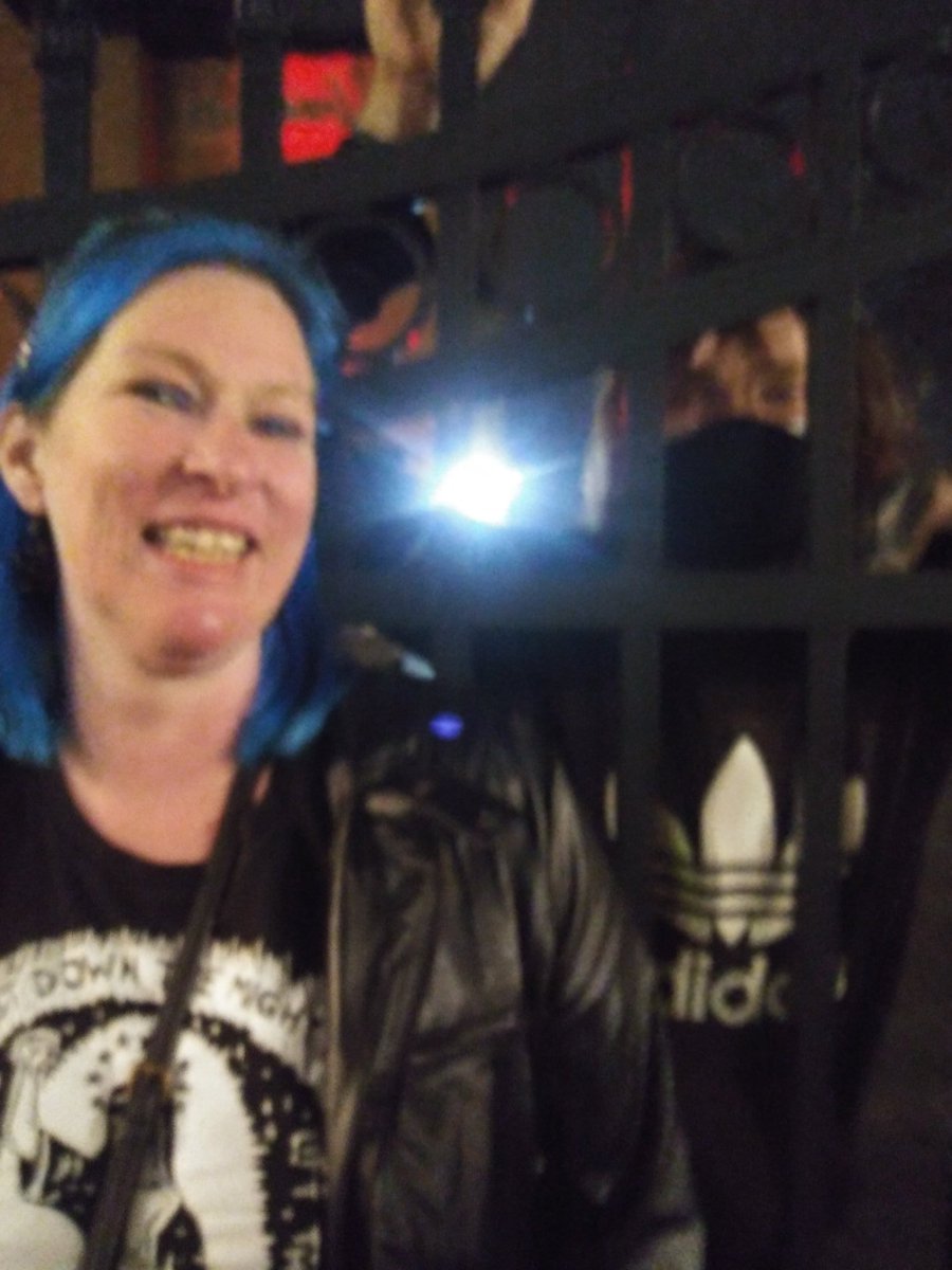 huntergershom's tweet photo. My voice is 100% gone and my neck hurts from "sleeping" on the greyhound but I wouldn't trade it!  #PunkProblems Thank you for being part of my life @LauraJaneGrace @exultycat https://t.co/l31amoW2Lw