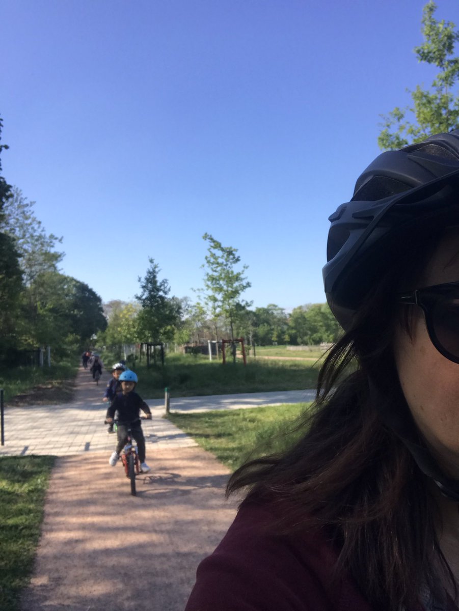 CpJoliot's tweet photo. Magnifique journée au champ des bruyères, course d’orientation à vélo, éveil à la nature et au jardin #savoirrouleràvélo #écocitoyen #educationaudeveloppementdurable https://t.co/agqmiLHZrm