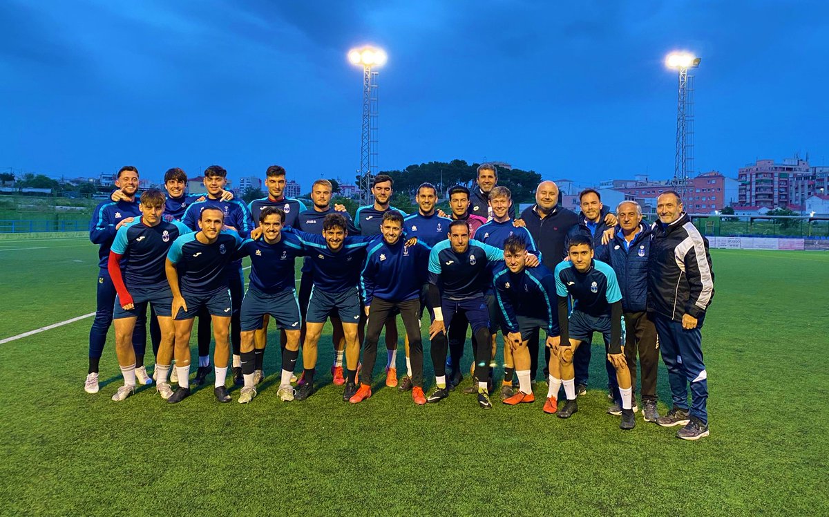 albertjavaloyes's tweet photo. ⚽️ 𝗙𝗜𝗡𝗔𝗟 𝗗𝗘 𝗧𝗘𝗠𝗣𝗢𝗥𝗔𝗗𝗔 𝟮𝟬𝟮𝟭-𝟮𝟬𝟮𝟮 𝗩𝗜𝗟𝗟𝗔𝗝𝗢𝗬𝗢𝗦𝗔 𝗖𝗙 ⚽️
Momentos, lugares, conversaciones, pero sobre todo… ¡𝗣𝗘𝗥𝗦𝗢𝗡𝗔𝗦!
Definir esta temporada: 𝗥𝗘𝗦𝗜𝗟𝗜𝗘𝗡𝗖𝗜𝗔 y 𝗣𝗘𝗥𝗦𝗘𝗩𝗘𝗥𝗔𝗡𝗖𝗜𝗔.
Aprendizaje y experiencias a la 🎒
GRACIAS😊 https://t.co/RvkuZtR8sw
