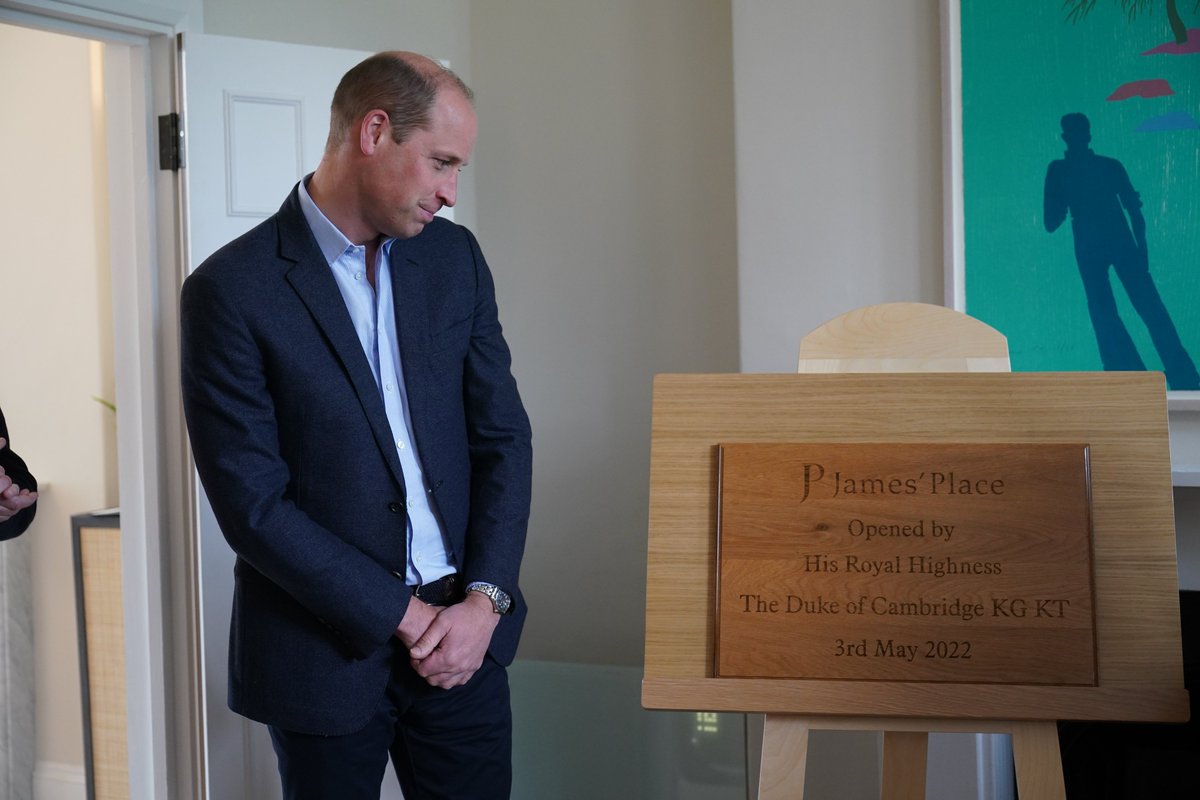RMRussell29's tweet photo. NEW: The Duke of Cambridge spoke with representatives today as he visited James' Place in London to learn more about the charity and how they are working to save the lives of men experiencing a suicidal crisis #TheDukeofCambridge #PrinceWilliam #JamesPlace https://t.co/dXjWrJzavL