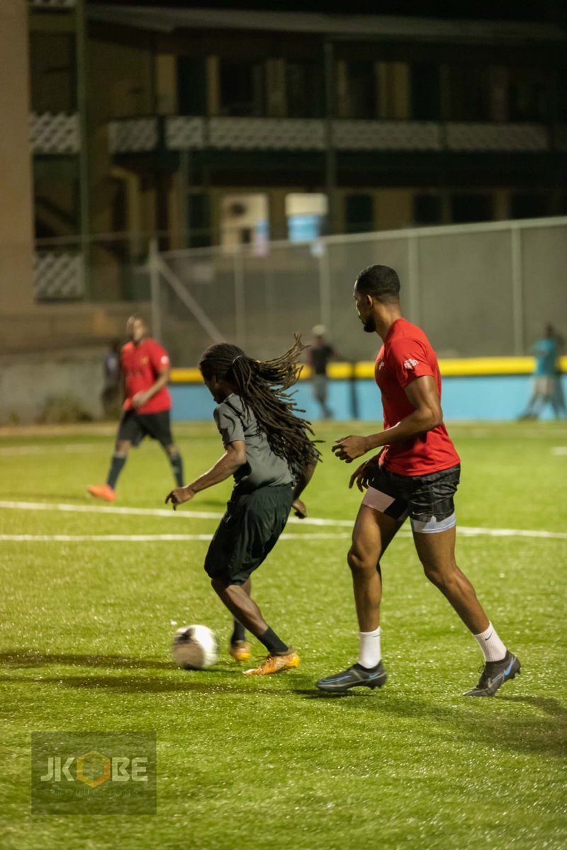 McBubbalicious's tweet photo. Unruly signs for the geng #teamsmallz https://t.co/Q66BeCFPw8