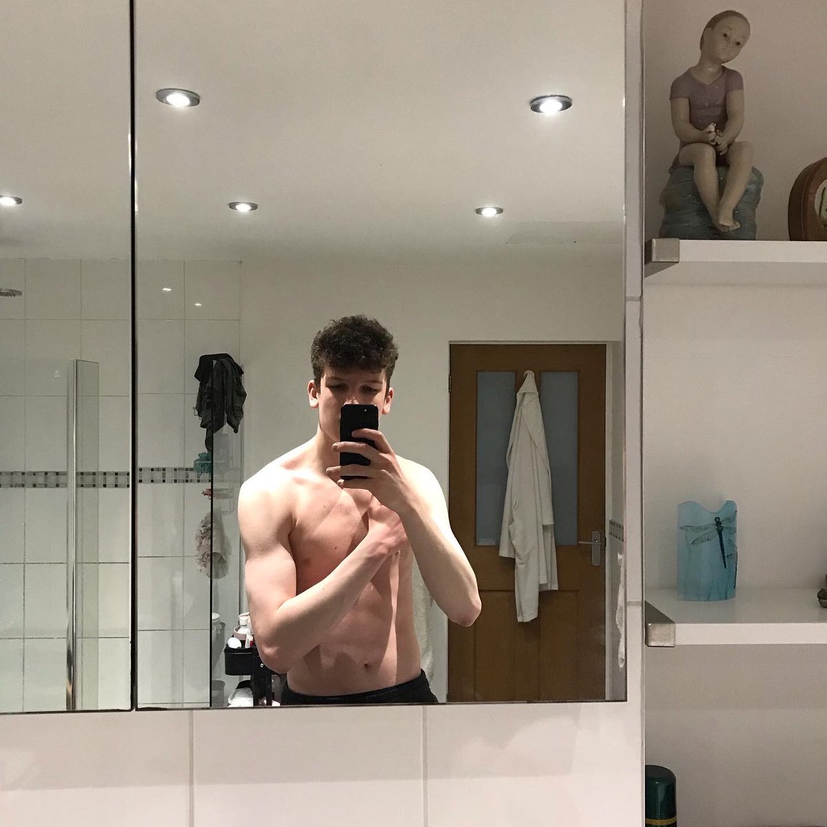 MatchPoint012's tweet image. sorry for the lack of uploads, been a little busy 💜