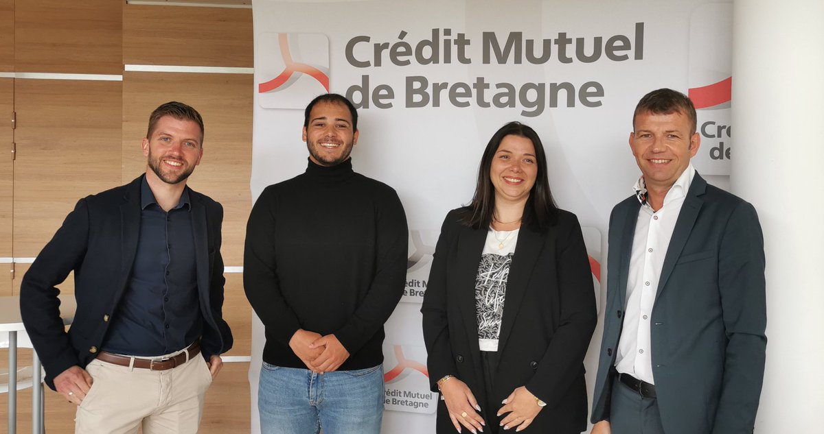 Bienvenue à Anaelle sur l'agence de Matignon <a href="/Matignoncmb22/">J'❤ CMB MATIGNON</a> et Lucas sur Treguier <a href="/CMB_Treguier/">CMB PleubianTréguier</a>. Après une journée d'échange à la DD22 <a href="/CreditDd22/">Crédit Mutuel DD22</a> place à la première journée en caisse demain ! <a href="/CMBretagne/">CMBretagne</a>