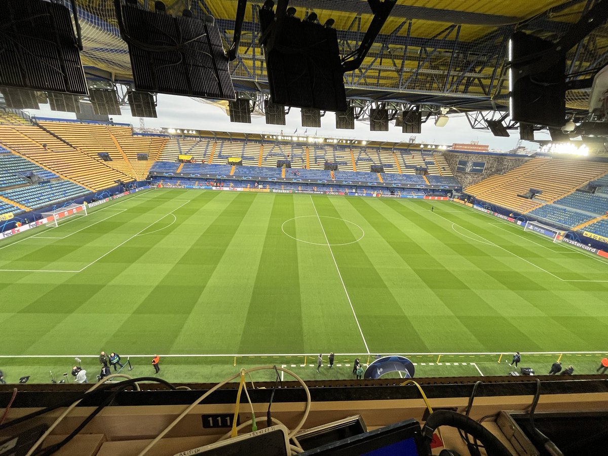 Ya estámos en la Cerámica para comentar en ⁦<a href="/MovistarPlus/">Movistar Plus+</a>⁩ la semifinales de Champions, Villarreal-Liverpool junto a Sanchis,Valdano, ⁦<a href="/m_marchante/">Mónica Marchante</a>⁩ ⁦<a href="/_cristinabea/">Cristina Bea</a>⁩ 
19.30 la previa con <a href="/MundoMaldini/">Julio Maldonado</a>⁩ ⁦<a href="/sguasch/">Susana Guasch Llovensà</a>⁩ ⁦<a href="/AlvaroBenitoV/">Alvaro Benito Villar</a>⁩