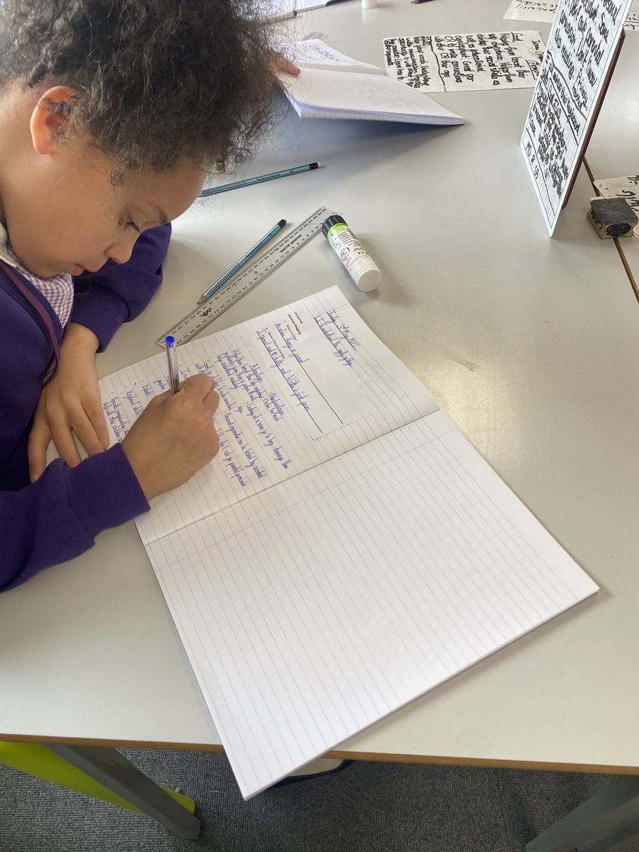 BirchwoodCE's tweet photo. Year 5 enjoyed exploring their new computing topic - Blogging 📝. Today, they explored the advantages and disadvantages to blogging. Well done Year 5! @allaboutstem #bcepscomputing #bcepsyear5 https://t.co/3ASXplBtBr