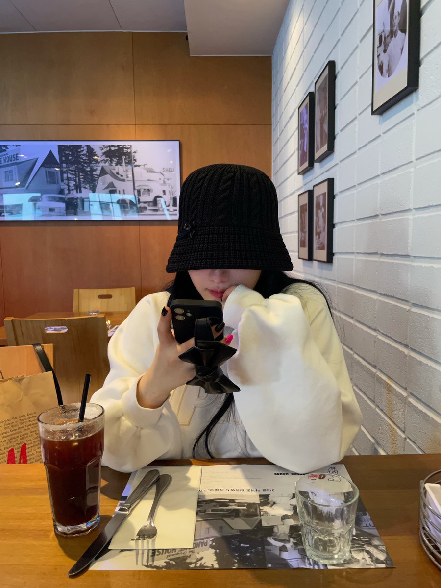 NG39E's tweet photo. 고뚠 시점 챙이📸😘 https://t.co/dLFVZ9uZeu