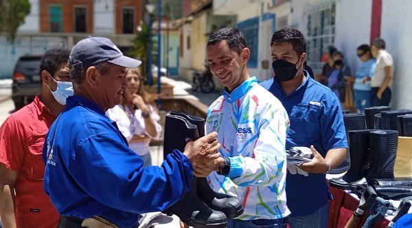 #3marzo En estos momentos alcalde <a href="/JesusAraque2021/">JESUS ARAQUE</a> entrega una  nueva dotación de herramientas y equipos de trabajo para 15 trabajadores del Cementerio El Espejo