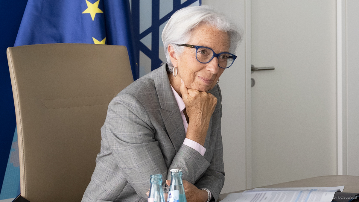 Lagarde's tweet photo. Today’s virtual #Eurogroup was dedicated to the banking union.
The @ecb fully supports @Paschald's efforts to push for a detailed workplan. A complete banking union is key to fostering growth and stability, and to strengthening Europe’s financial integration. https://t.co/JmExaj8Wyq