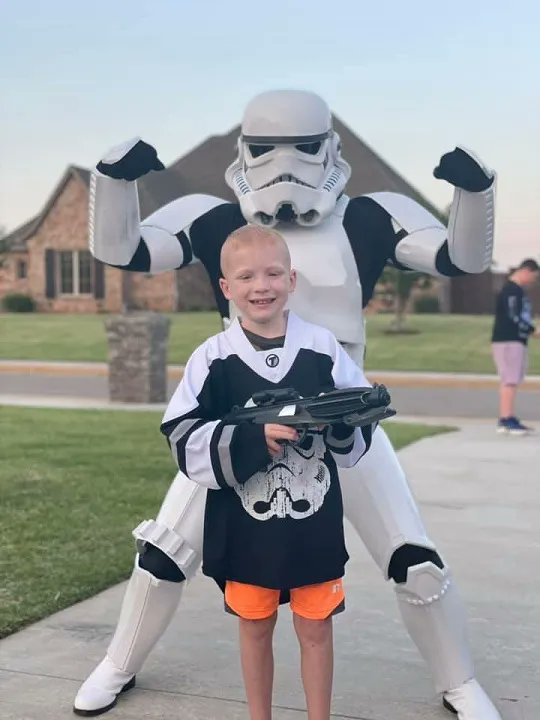 501stLegion's tweet photo. Congratulations to the Crew of The Year 2021! Members of @OK501st raised funds ($1,000+) for Warrior Will’s fight against Leukemia. Great job by all and keep up the fight! 
#501st #StarWars #OKGarrison #CrewOfTheYear #COTY #FightLeukemia #leukemiawarrior https://t.co/K3gCqY41xZ