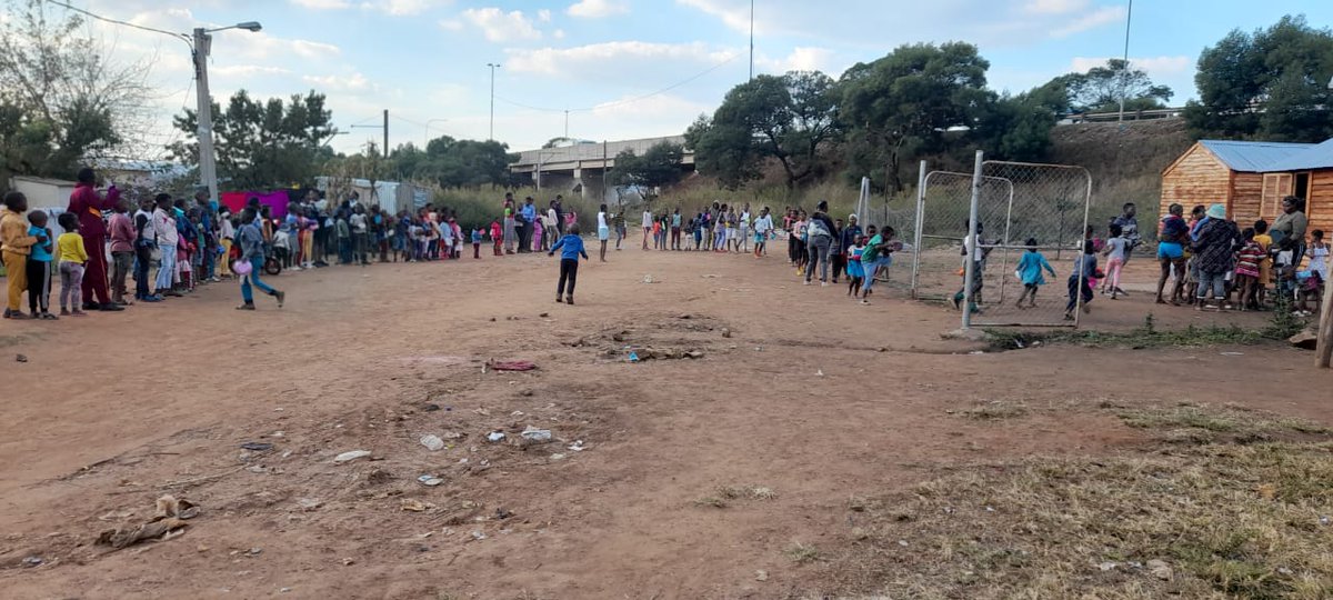 tankiso_matanka's tweet photo. Meals were cooked and kids received their meals

#soupkitchentuesday
#kasiherofdtn https://t.co/St2LkISdk4