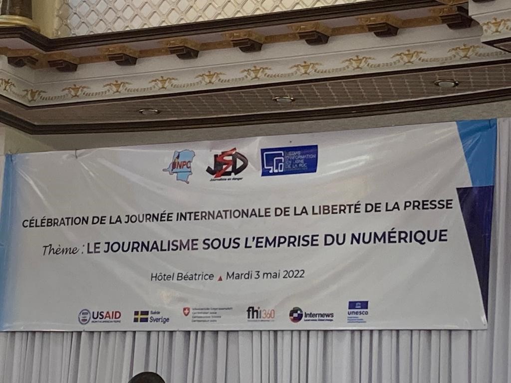 AmbSuisseRDC's tweet photo. Aujourd'hui, nous célébrons la Journée internationale de la liberté de la presse, #WorldPressFreedomDay 
Cette journée est vitale pour la 🇨🇭qui s'engage fortement auprès des médias, le #4èmepouvoir, afin qu'ils puissent dûment accomplir leur mission.
@Internews_RDC https://t.co/VAv1xjT8kA