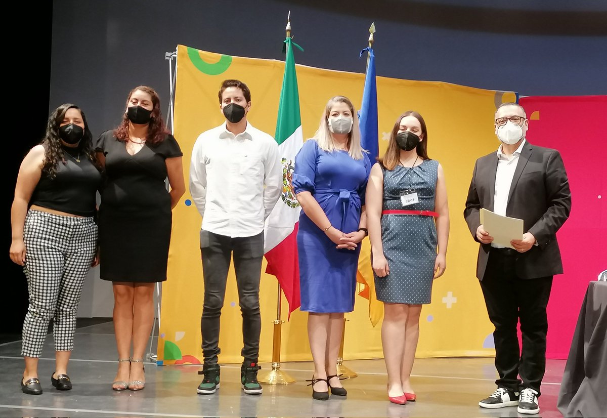 FuerzaProniJal's tweet photo. Felicitamos a los compañeros PRONI y alumnos que recibieron certificaciones este día en hora buena. Felicitamos a la Dirección de Lenguas Extranjeras por este gran evento. https://t.co/zXRrtcAWRU