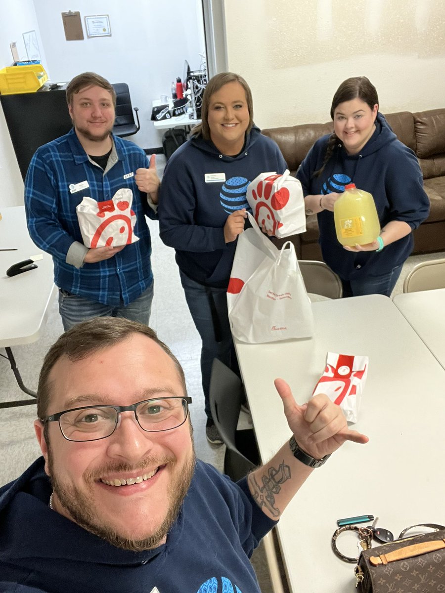simon1andonly's tweet photo. Got that good fuel from @jeffreyfroelker BLITZ TUUUUEEESSDAY!!!!! Thank you #ATTWorklife #leadtheway #AT&amp;T #firstNet #CRU #business @salesforce @FirstNet @ATTBusiness https://t.co/UrMah5R1cn