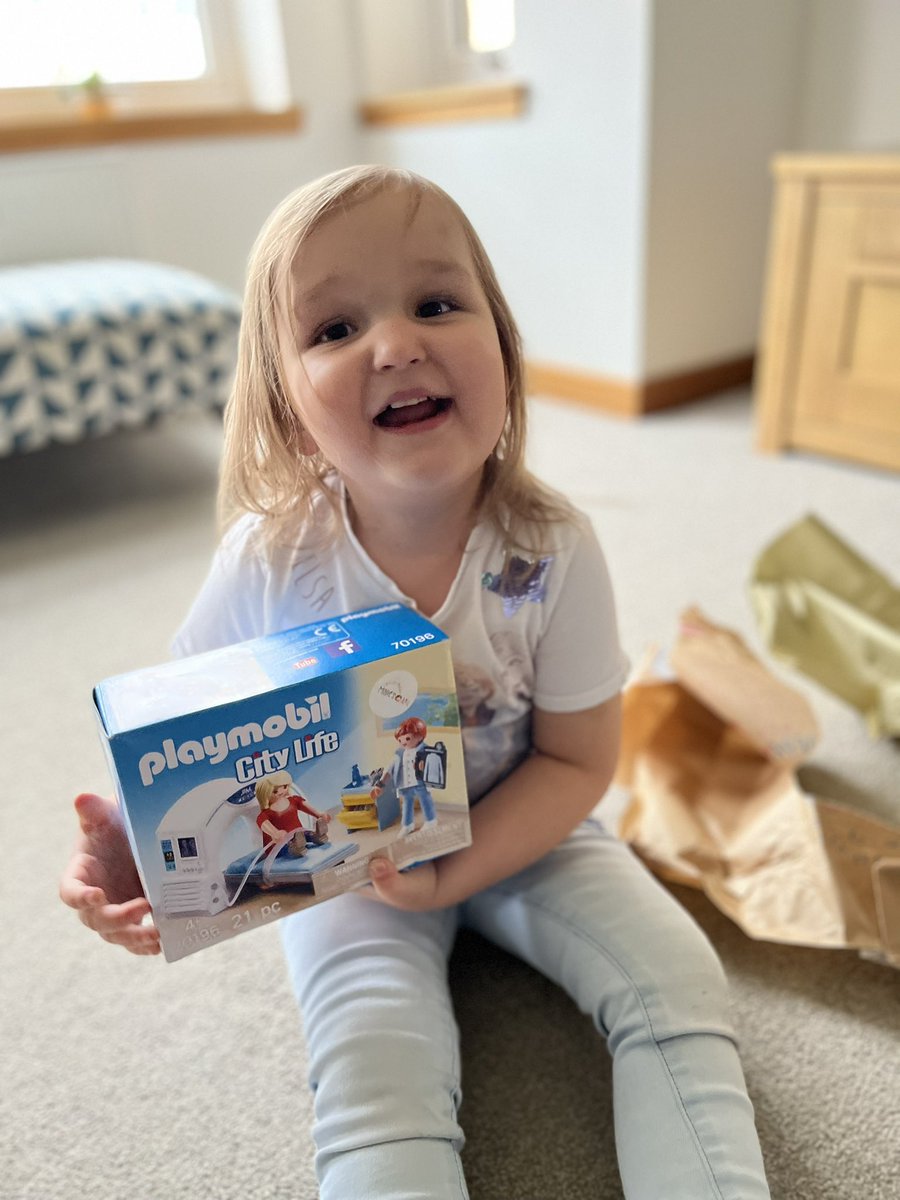 trypatchwork's tweet image. Thank you so much to Mollie’s Arc for sending Isla this MRI scanner! It’s arrived at such a crucial time where we’re gearing Isla up for doing her next scan awake so to have this toy to familiarise her with the process is invaluable! 🥰