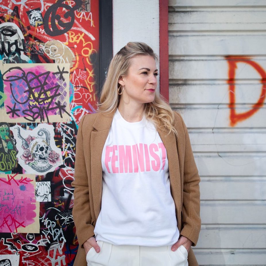 Feminist: the belief that women and men should have equal rights and opportunities. But apparently SCOTUS doesn’t agree 🤷‍♀️…. #RoeVWade #abortionrights 

instagram.com/p/CdGiyB1l1OT/