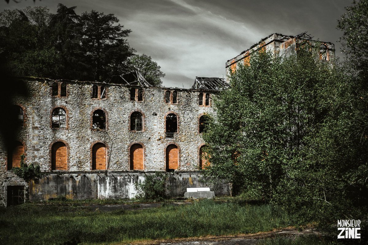 MrZine's tweet photo. Le spot sympathique a voir et prendre en photo. Ancienne usine désaffectée. #usine #exploration #explorationphotographique #ruine #abandon https://t.co/TDXoxDak3R