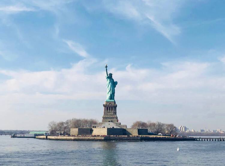 Jennife8561's tweet photo. Statue of Liberty https://t.co/CMHMWe8mNY