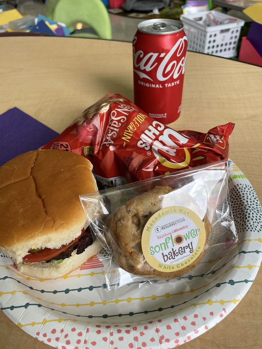So thankful for the @ChurchoftheRez for grilling out for us! We feel so appreciated! 🖤💛 #TeacherAppreciationDay <a href="/KCPS_Rogers/">KCPS Rogers</a> <a href="/kcpublicschools/">KCPS</a>